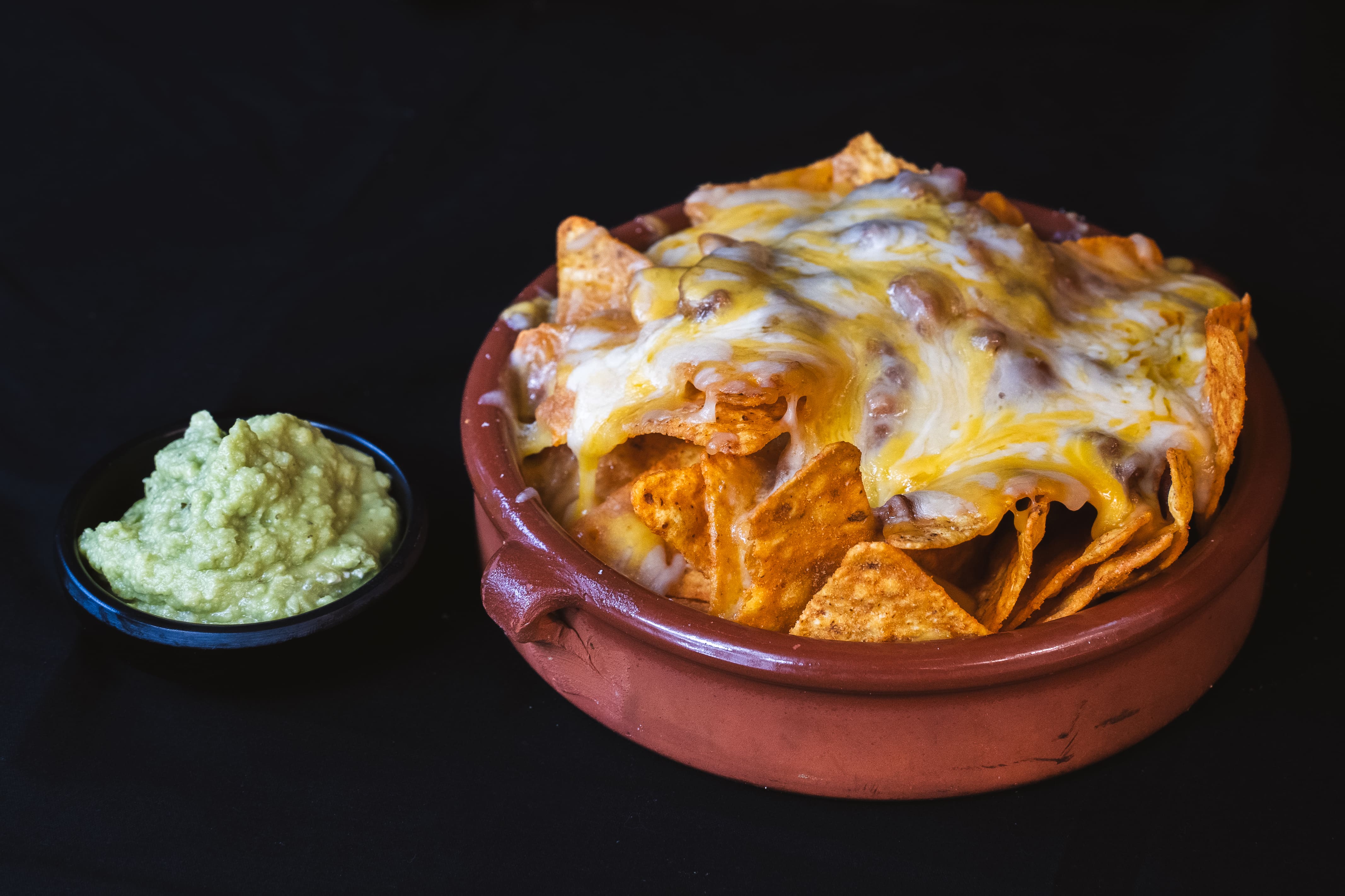 NACHOS CON QUESO