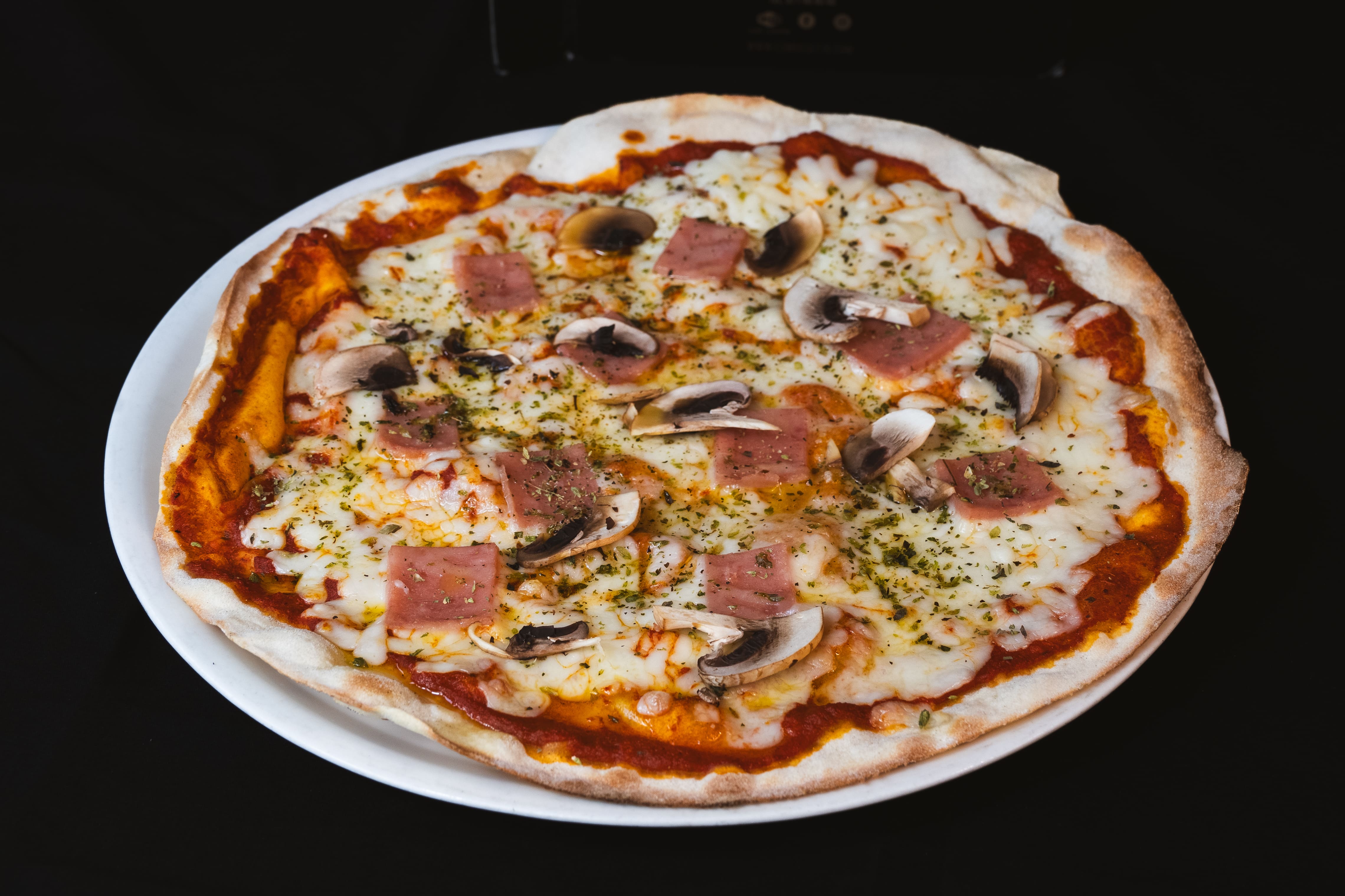 PIZZA PROSCIUTO E FUNGI